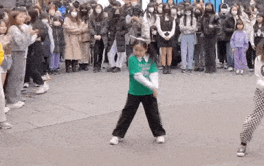 The Little KPOP Dancing Girl in Green
